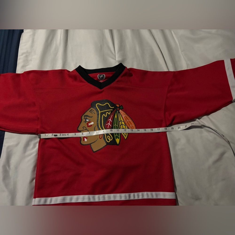 NHL | Chicago Blackhawks Hockey Jersey | Red & Black | Kids Size L - Picture 9 of 12